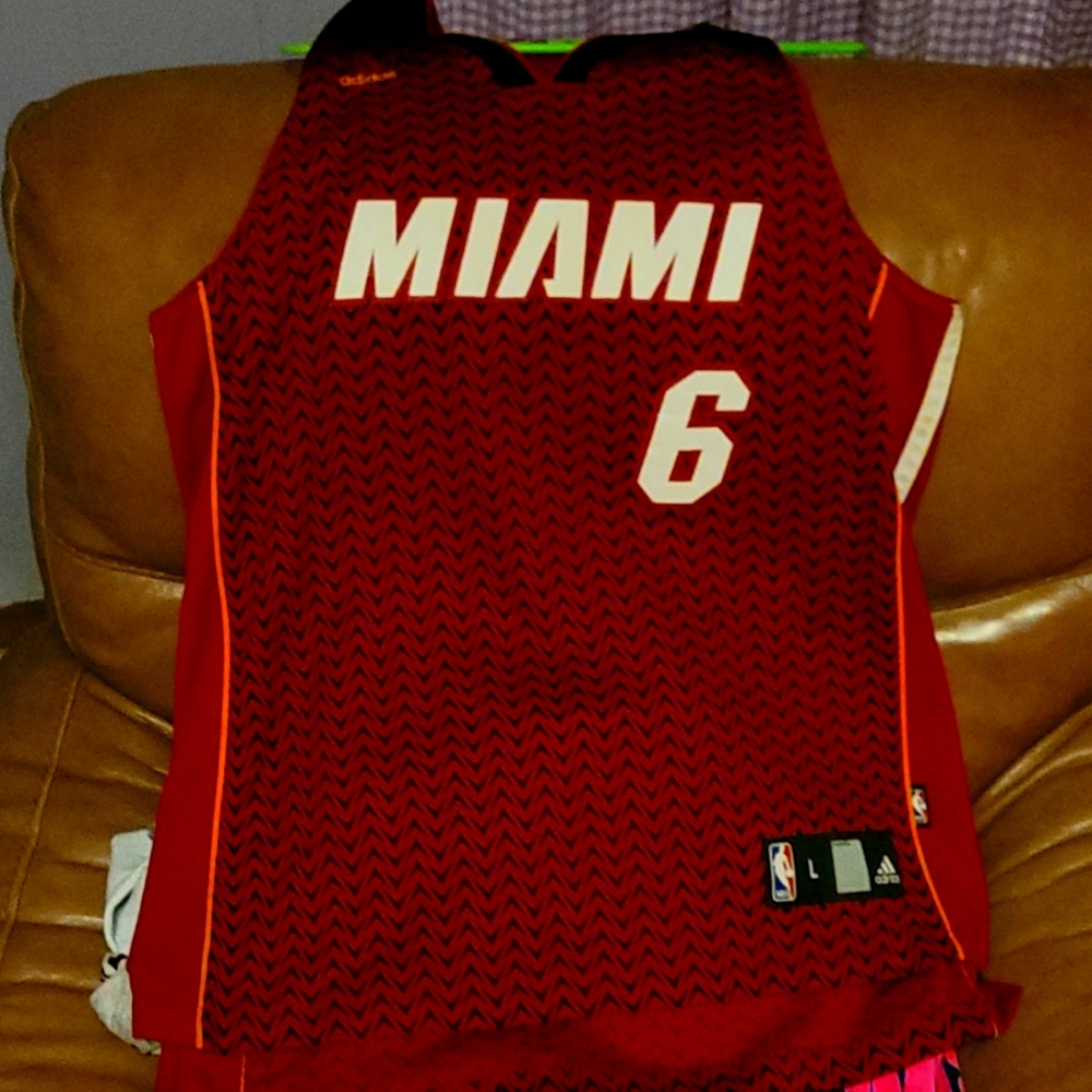 LeBron James #6 Miami heat rare,good condition,throwback